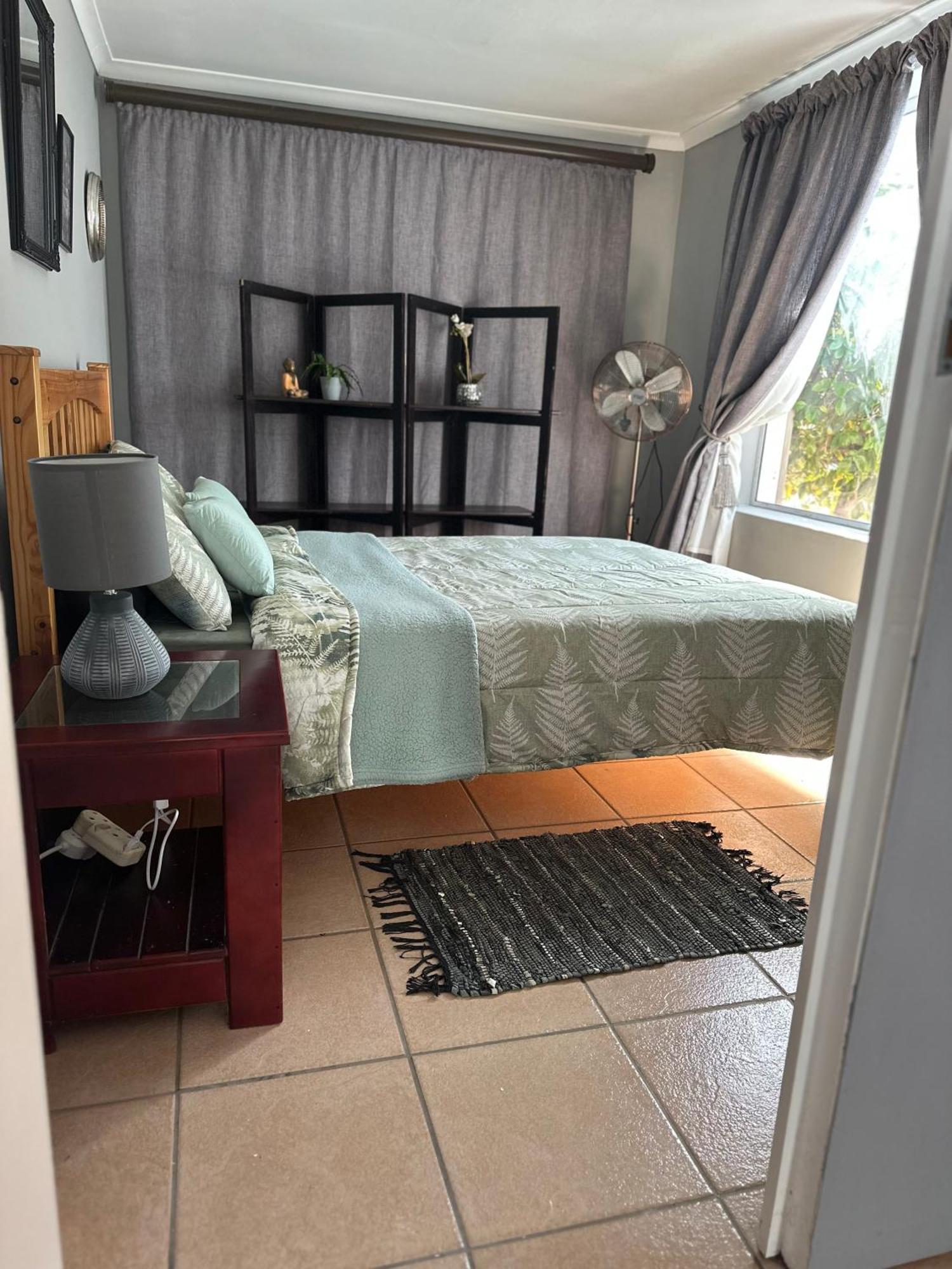 Chezbelle, Self-catering 2 Sleeper In Constantia With Self Check-in Apartment Cape Town